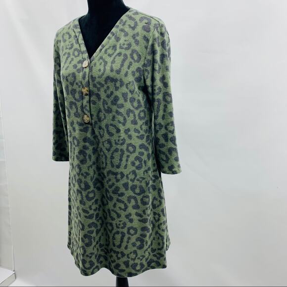 Como Vintage Green Leopard Mini Dress - Picture 3 of 11